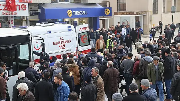 Kastamonu'daki trafik kazası güvenlik kamerasına yansıdı