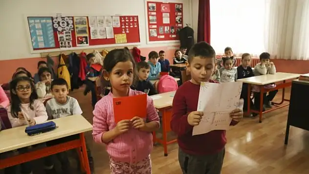 Öğrencilerden Afrin'deki Mehmetçiğe moral mektubu