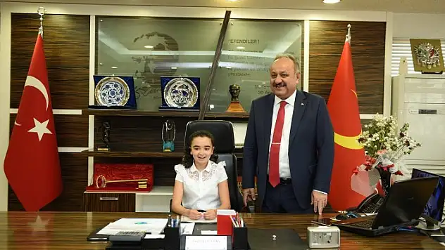 23 Nisan'ın Belediye Başkanı Zeynep Sude oldu