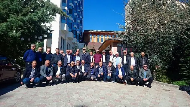 Sosyal medyadan örgütlenerek 28 yıl sonra tekrar buluştular