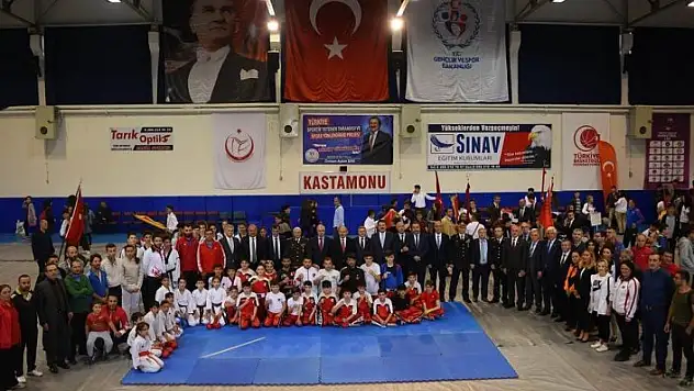 19 Mayıs Atatürk'ü Anma, Gençlik ve Spor Bayramı kutlandı