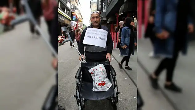 &quotAcil ihtiyaç nedeniyle böbreğimi satıyorum&quot yazısıyla sokaklarda yürüdü