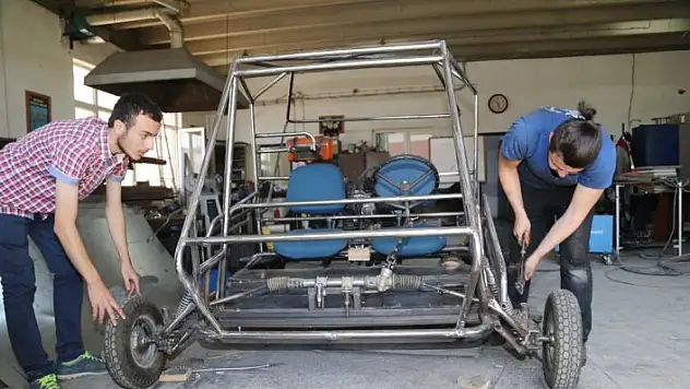 Hurdalardan 'go kart' aracı tasarladılar