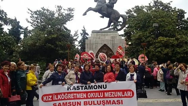 Kastamonu mezunu 270 emekli öğretmen Samsun'da buluştu