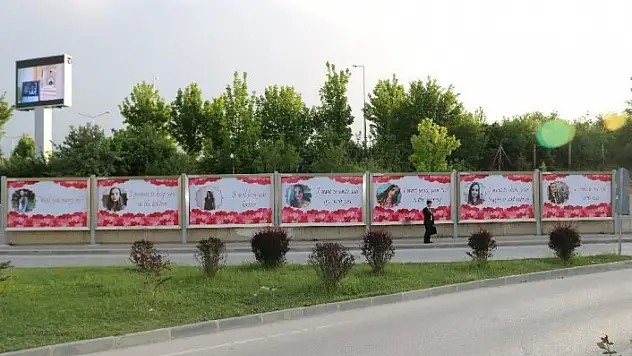 Kastamonu'da reklam panolarından evlenme teklifi!