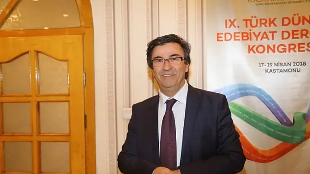 'Türkiye Türkçesi, Türk dünyasının ortak iletişim dili olmalı'