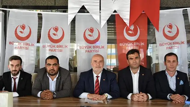 &quotArtık Türkiye'yi durdurmak, vesayet altına sokmak mümkün değil&quot