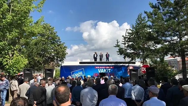 Milletvekili Çelik, İhsangazi'de vatandaşlara seslendi