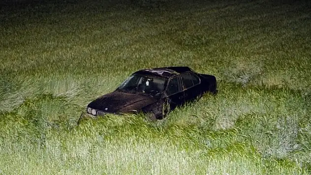 Virajı alamayan otomobil, ekin ekili tarlaya yuvarlandı