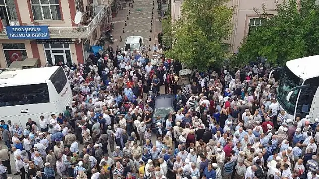Tosya'dan ilk Hac kafilesi dualarla uğurlandı