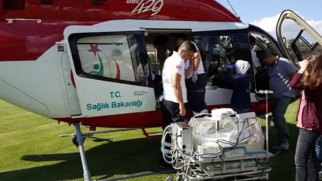 Ambulans helikopter bebek için havalandı
