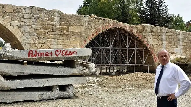 Başkan Arslan, Tarihi Taş Köprüde incelemelerde bulundu