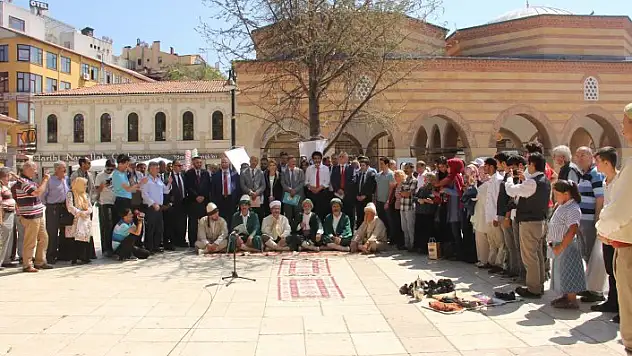 İbn-i Sina için 1001 camide okunan hatimlerin duası yapıldı