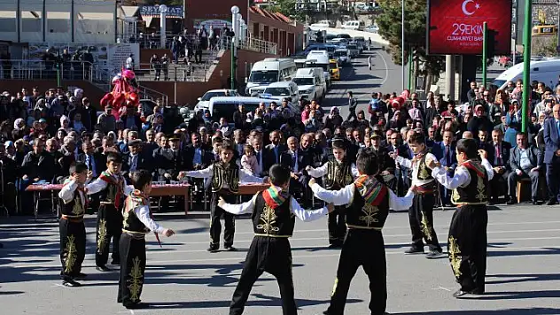 29 Ekim Cumhuriyet Bayramı Tosya, Hanönü ve İhsangazi'de törenle kutlandı