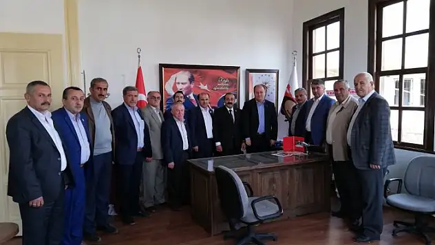 AK Parti'den &quotMuhtarlar Günü&quot ziyareti