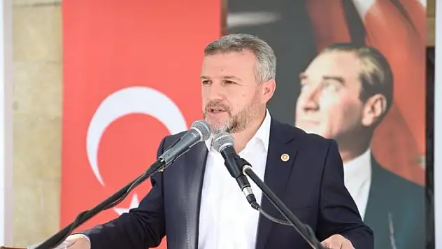 "İstiklal Marşı, Türkiye'nin istikametini belirlemiştir"