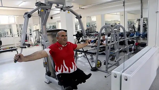 &quotDemir Bilek&quot Dünya Şampiyonası'na yalnız hazırlanıyor