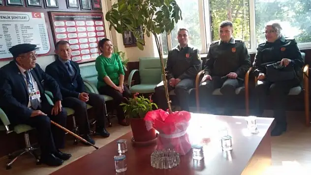 Garnizon Komutanı Aydoğdu, Araç Harp Müzesini ziyaret etti