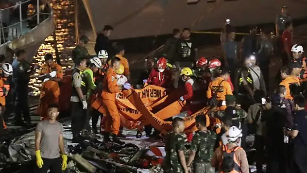 &quotUçak kazasından kurtulan olduğunu sanmıyoruz&quot