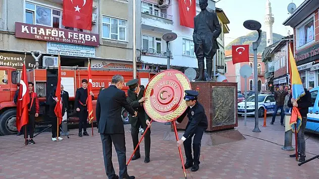 Büyük Önder Atatürk ilçelerde düzenlenen törenle anıldı