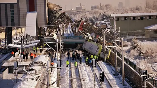 Ankara'daki tren kazasının görüntüleri ortaya çıktı