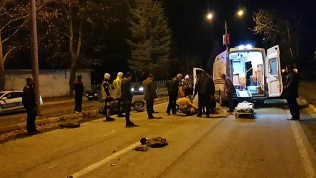 Otomobille çarpışan motosikletli yaralandı