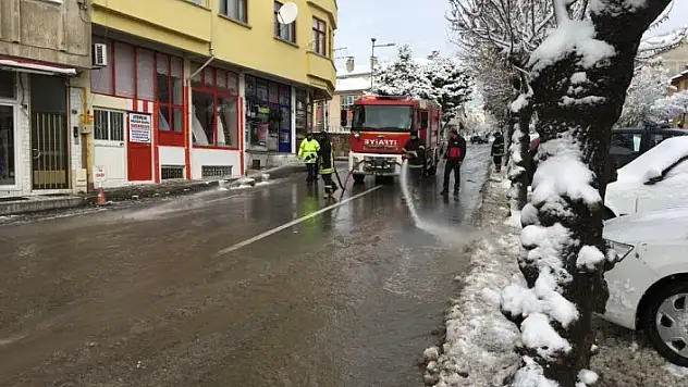 Tosya'ya mevsimin ilk karı yağdı 