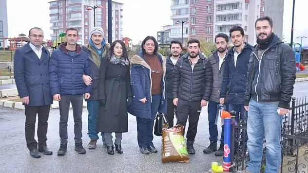 Üniversite öğrencilerinden sokak hayvanı duyarlılığı
