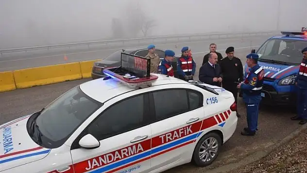 Vali Karadeniz, Jandarma Trafik Denetim Uygulama Noktasını inceledi