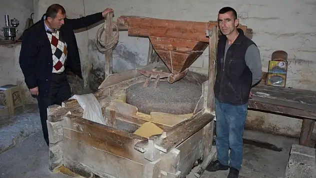Dede yadigarı su değirmenini çalıştırmak için köyüne döndü
