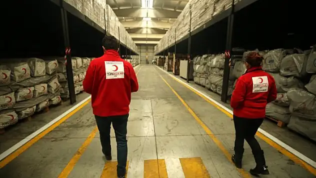 Türk Kızılay yardımlarda hız kesmedi