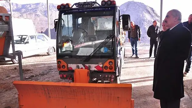 Tosya Belediyesi'ne 3 araç hibe edildi