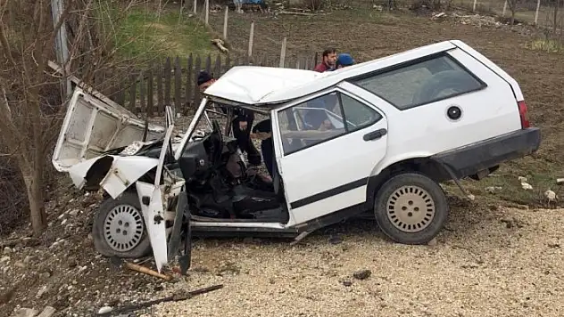 Yoldan çıkan otomobil şarampole devrildi: 4 yaralı