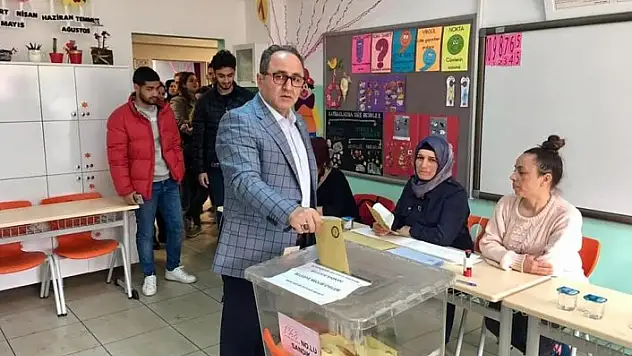 Eski milletvekili ve işadamı Demir, oyunu kullandı