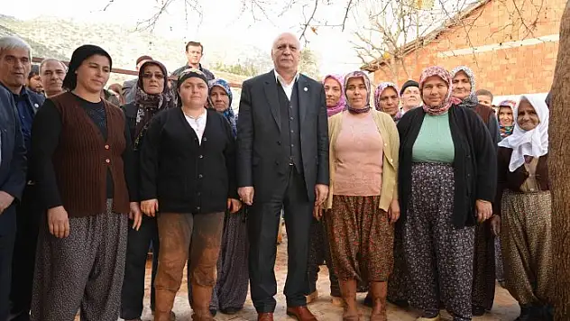 &quotKadın çiftçilerimiz günde 16-17 saat çalışıyorlar"