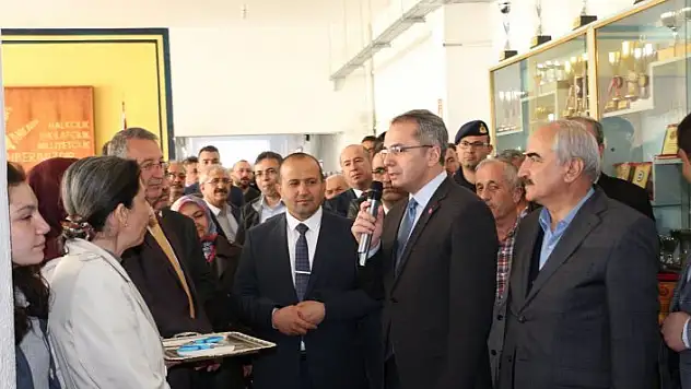 'Kütüphanesiz okul, kitapsız öğrenci kalmasın' kampanyası