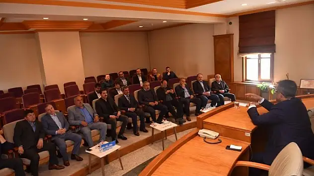 Başkan Çatal, mahalle muhtarları ile bir araya geldi