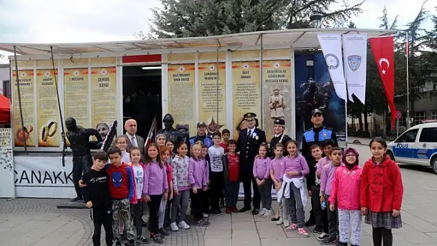 Gezici Çanakkale Müzesi ilgi görüyor