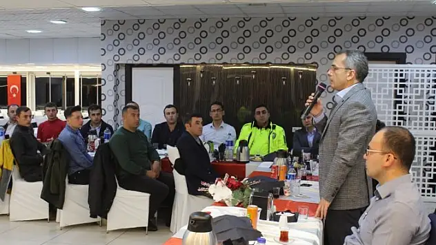 Kaymakam Deniz Pişkin polisler onuruna yemek verdi