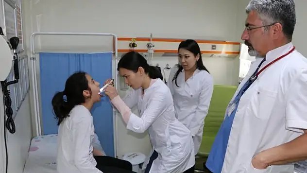 Kırgız doktorlar Türkiye'de tecrübe kazanıyor