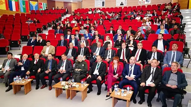 Milletlerarası Mühendislik ve Hayat Bilimleri Kongresi başladı