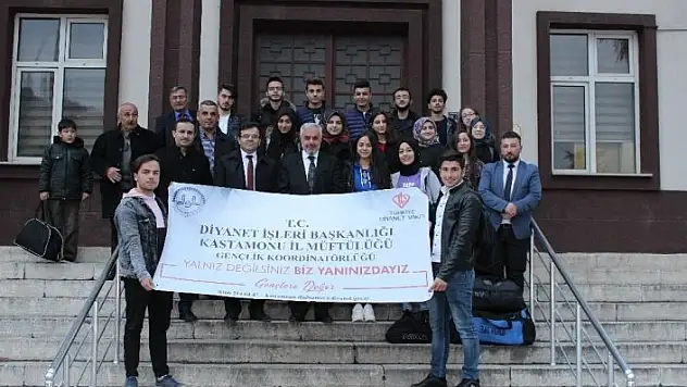 Şiir okuma yarışmasında dereceye giren öğrenciler, Çanakkale'yi gezdi