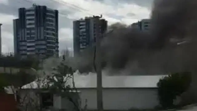 Barakada çıkan yangını TOMA söndürdü