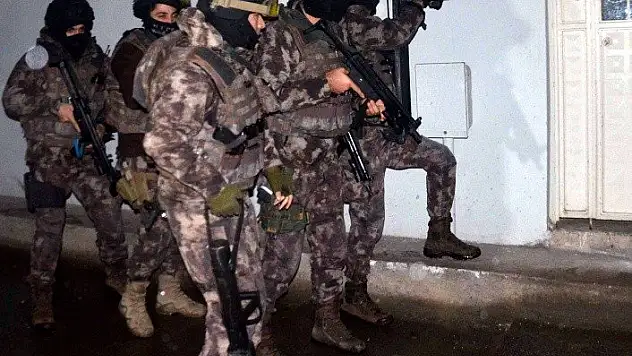 FETÖ'nün TSK yapılanmasına 25 ilde operasyon!