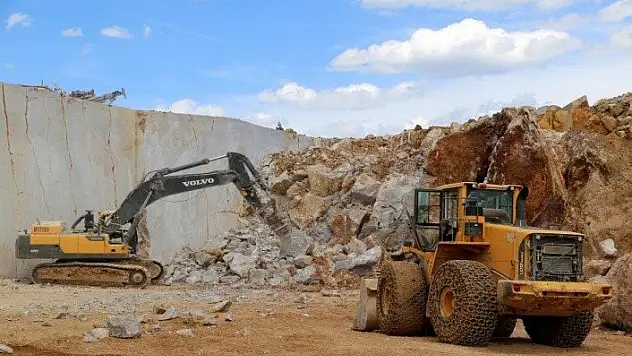 Mermer ocağı işçisi Boz &quotKaya parçaları, Kayan ve Aysan'a çarpmış&quot