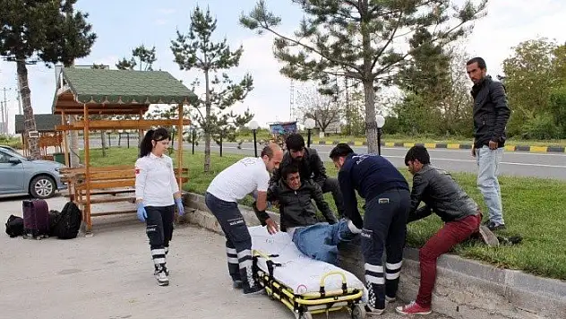 Afgan uyruklu yayaya araba çarptı