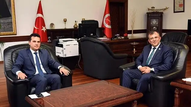 Başkan Çatal, Rektör Topal'a hayırlı olsun ziyaretinde bulundu