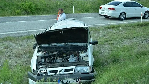 Kastamonu'da lastiği patlayan otomobil devrildi: 5 yaralı
