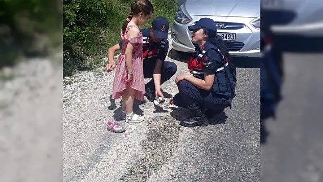Taşköprü'de jandarma ekiplerinden çocuklara hediye