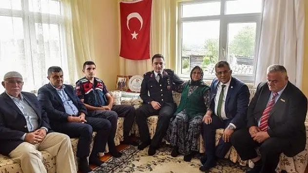15 Temmuz Şehidi Yılmaz'ın annesine ziyaret
